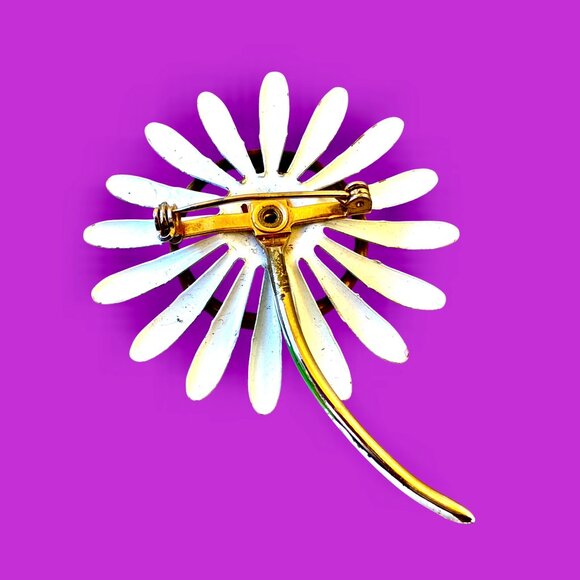Vintage 1960s Enameled Metal Flower Daisy Brooch with Cartoon Face as is - Picture 6 of 11